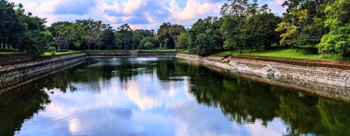 Eth Pokuna (Elephant Pond)
