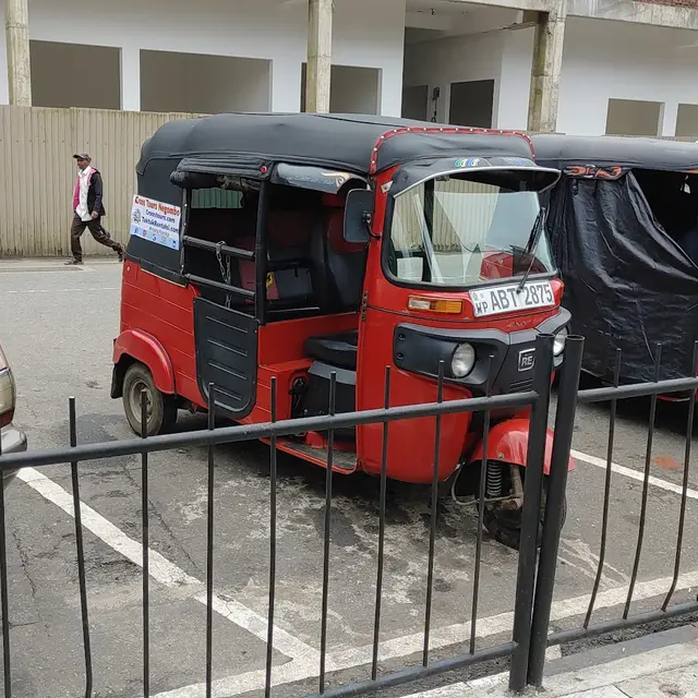 Croos Tours (Tuk Tuk Rental Negombo Sri Lanka)