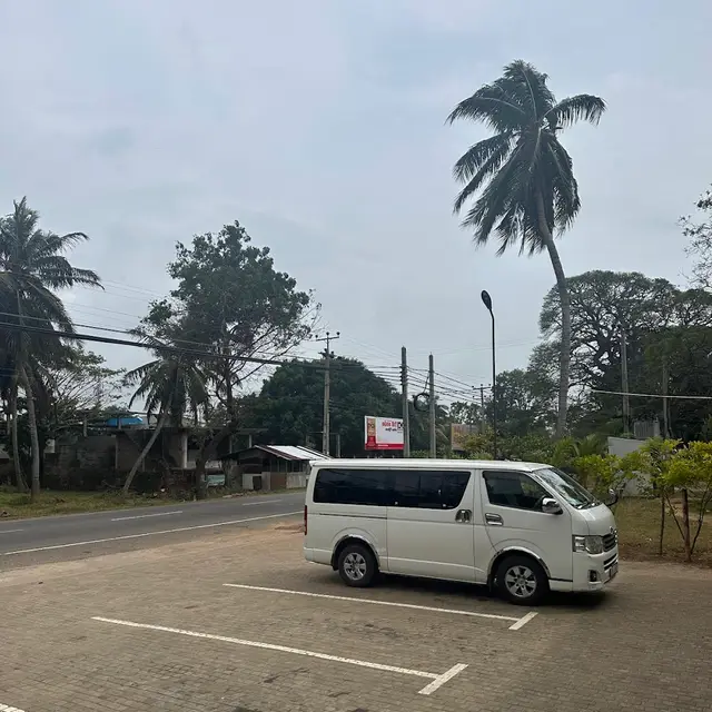 mr.Taxi.lk - Negombo (Katunayaka Airport Drops & Pickups)