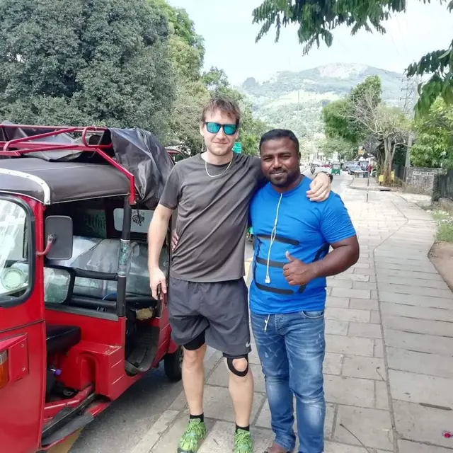 Private Tour Driver Sri Lanka - Private Sri Lanka Tours