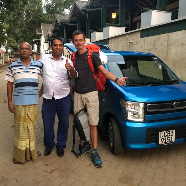 Tharushika taxi service Trincomale