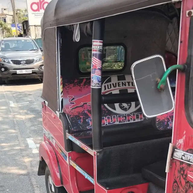 Tuk tuk negombo- Airport & City Rides